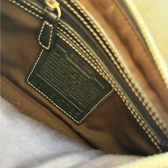 Vintage all leather Small Coach shoulder bag - Picture 7 of 8